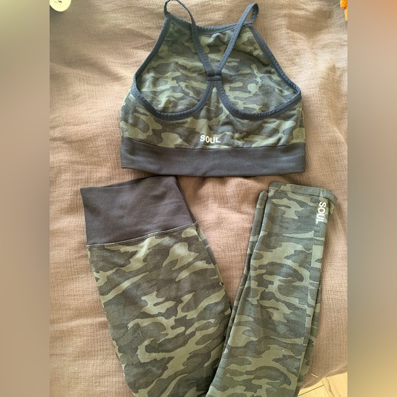 SOUL by Soulcycle matching set - Picture 1 of 1